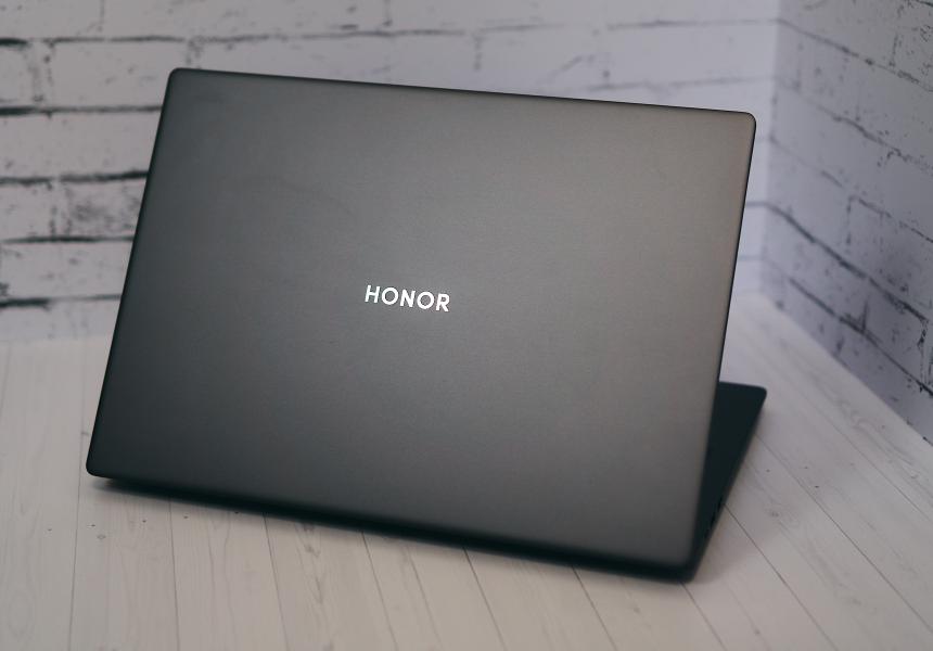 HONOR MagicBook X16 2026: прочный, тонкий, быстрый ноутбук на каждый день