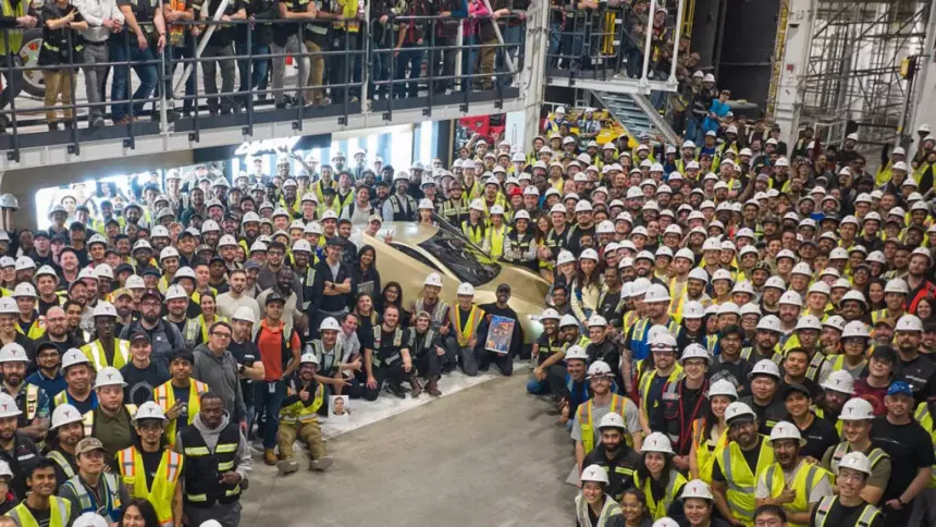 Без руля и педалей: Tesla собрала первый экземпляр Cybercab