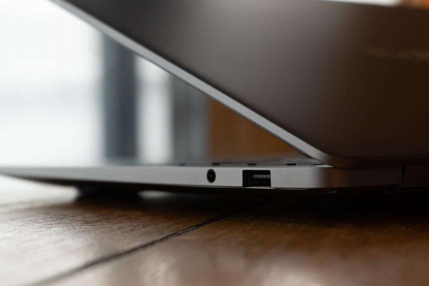 Tecno MegaBook T14RA Air — легкий ноутбук для учёбы и работы