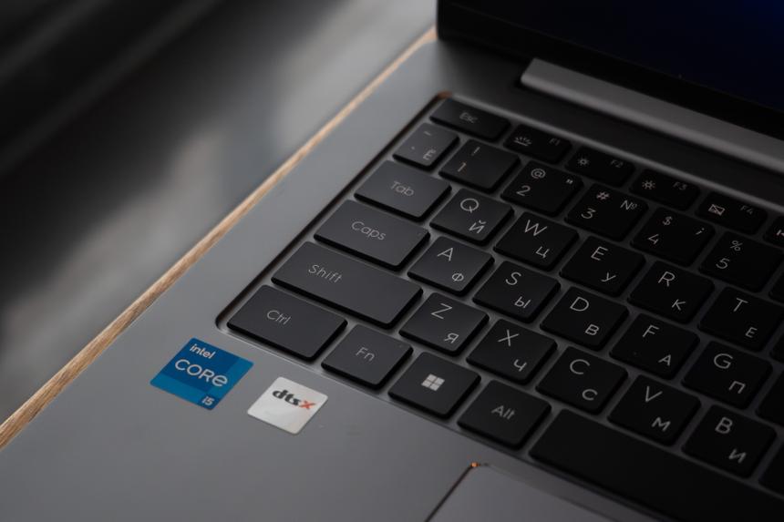 Tecno MegaBook T14RA Air — легкий ноутбук для учёбы и работы