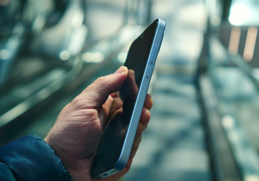 Флагманская производительность, шикарная автономность, адекватная цена — всё это в одном смартфоне