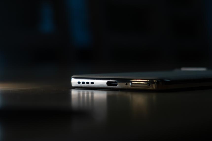 Почему новый Realme 16 Pro+ — один из лучших среднебюджетных смартфонов в 2026