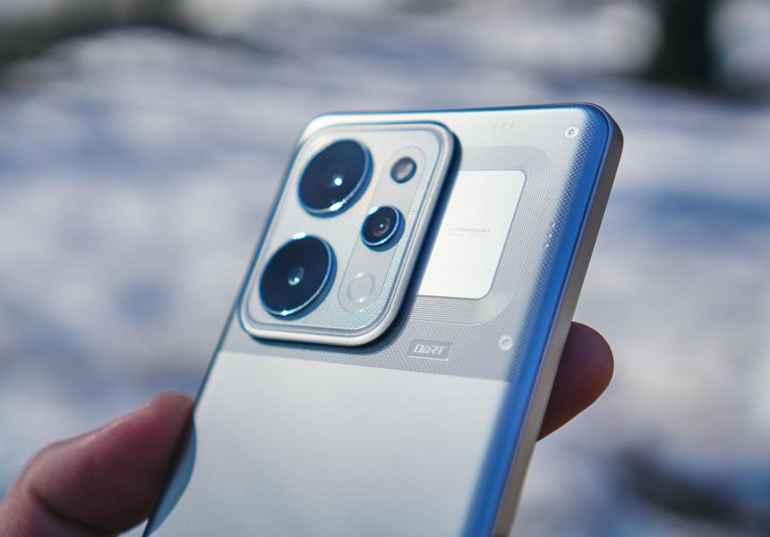 Мы нашли лучший среднебюджетный смартфон весны 2026 года