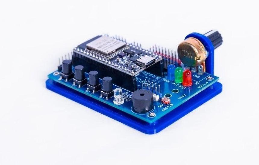 В СибГУТИ разработали плату для обучения интернету вещей без лишних сложностей