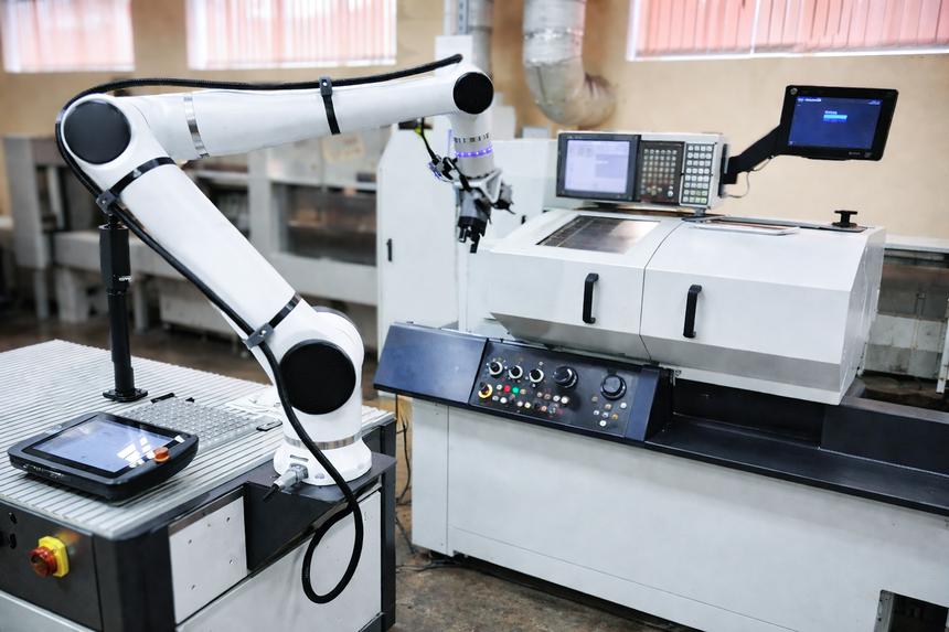 Ростех внедрил четыре роботизированные ячейки на заводе «Техприбор» в Петербурге