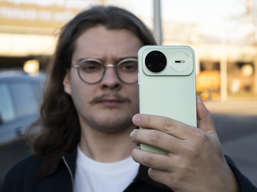 Huawei Nova 15 Pro — стильный смартфон с необычным чехлом и хорошей камерой