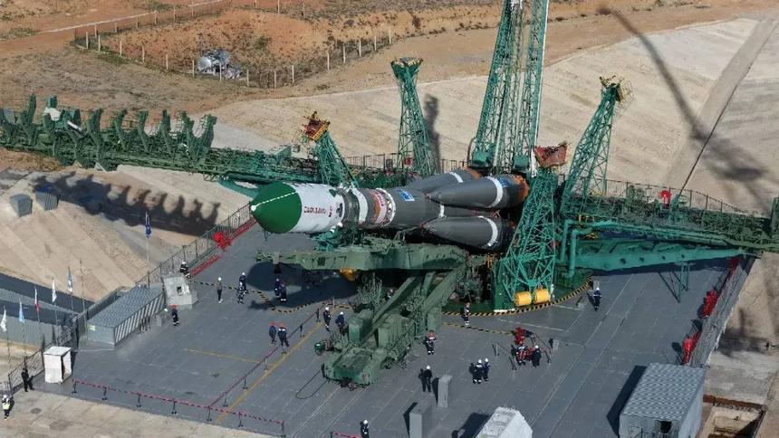 Ракету с кораблём «Прогрессом МС-34» собрали на Байконуре для запуска 26 апреля