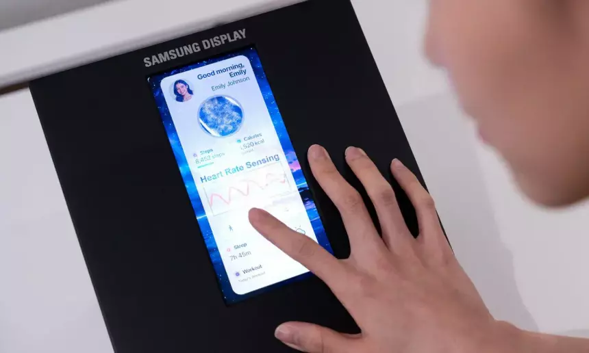 Samsung показала OLED-экран для смартфонов с яркостью 3000 нит