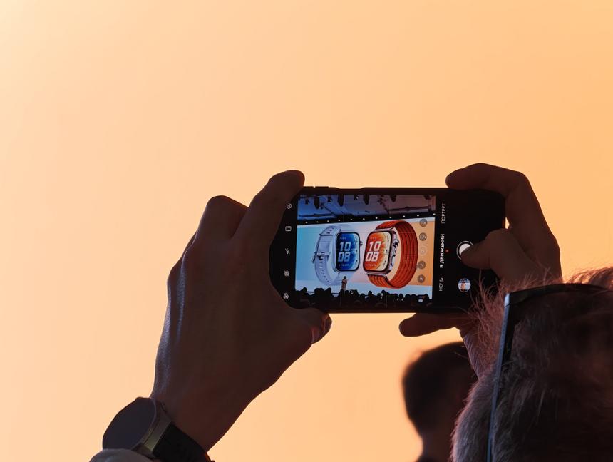 HUAWEI показала планшет, смартфон и умные часы на глобальном запуске в Бангкоке