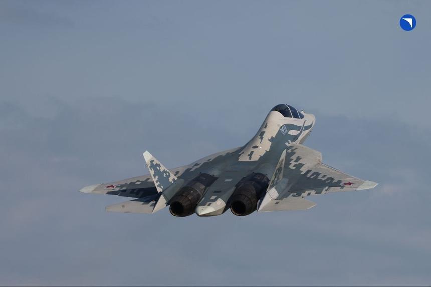 ОАК показала первый полёт двухместного истребителя Су-57