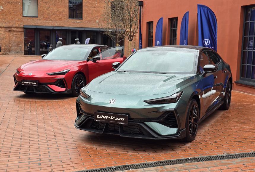 В России стартовали продажи Changan UNI‑V второго поколения