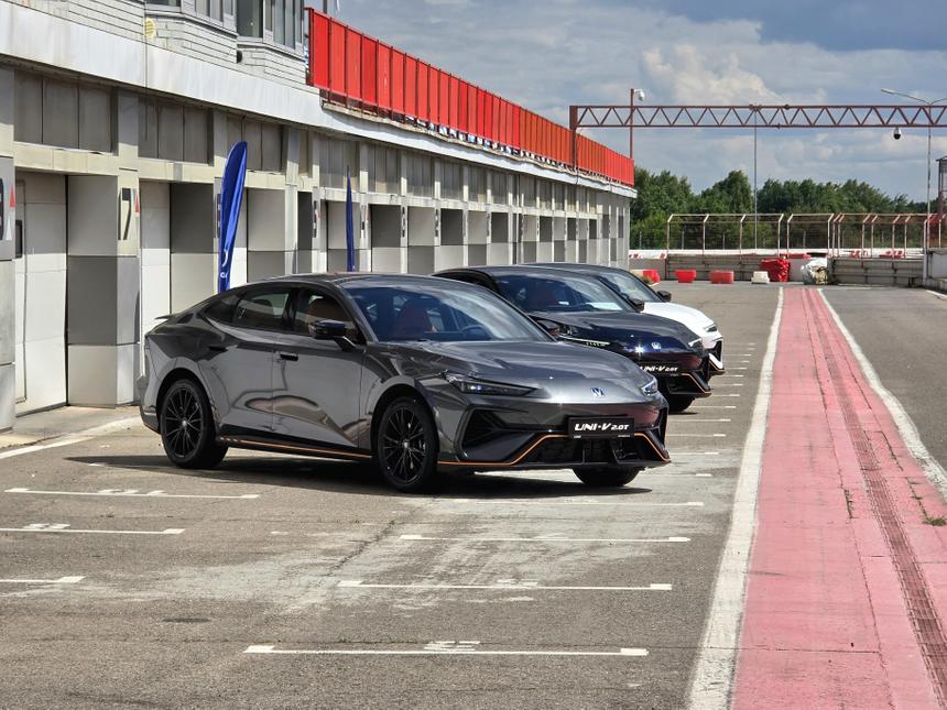 Changan испытали новый автомобиль на самой старой гоночной трассе России