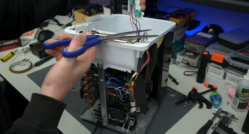 Блогер охладил RTX 3060 с помощью лёдогенератора