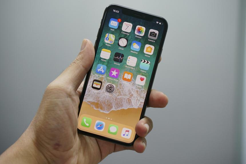 Депутат Свинцов: власти не планируют блокировать iPhone в России