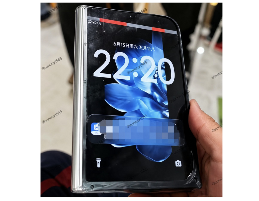 В Сеть утекли живые фото широкого складного смартфона Xiaomi Mix Fold 5