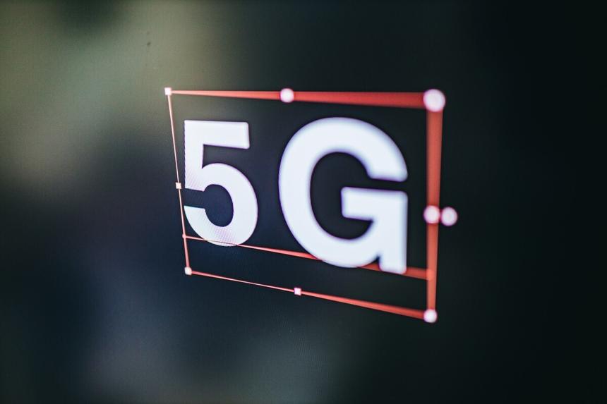 Минцифры анонсировало запуск 5G в городах-миллионниках