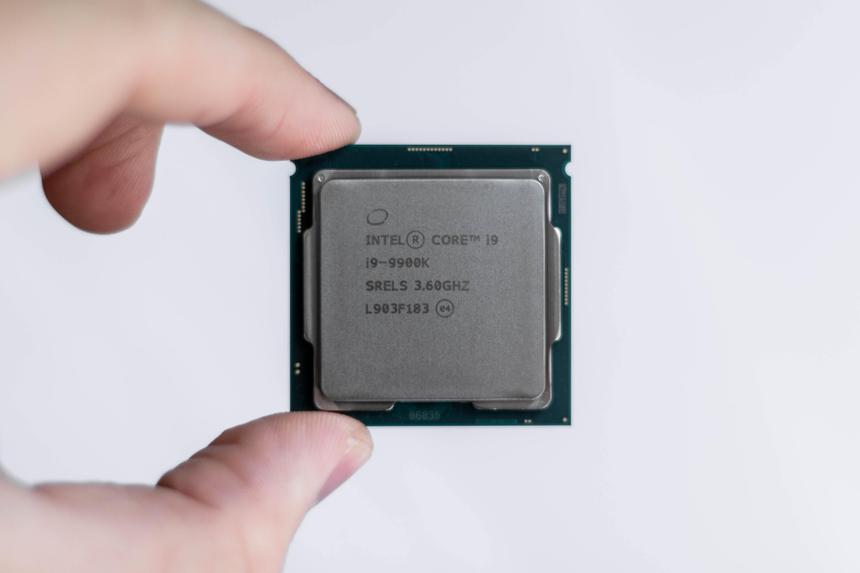 Intel хочет выпустить процессор как минимум с триллионом транзисторов